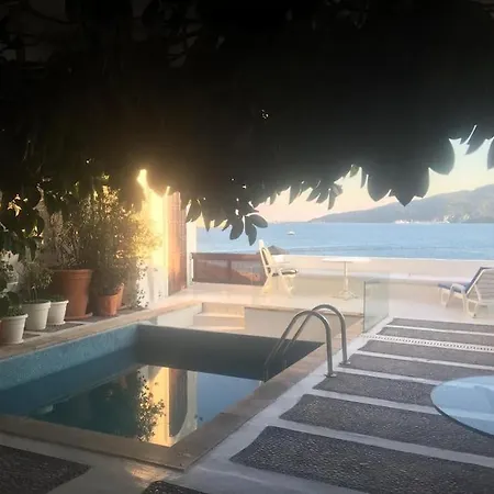 Castle81homes Yellow-sari , Sea View House * مرمريس